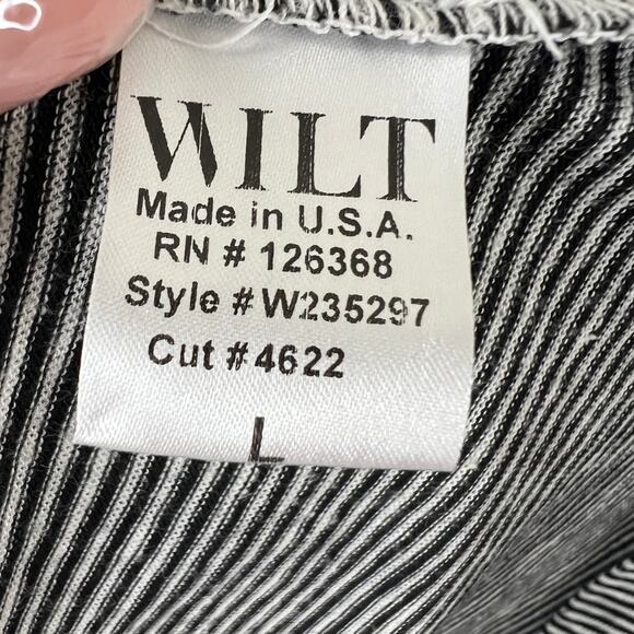 Wilt Black White Top Cotton Striped Ribbed V-Neck Short Sleeve Size Large L USA - Picture 8 of 10